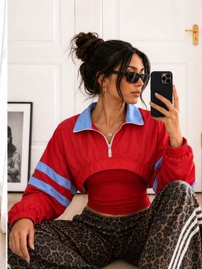 FREE PEOPLE 🫯OSFM Swift wind movement RED bolero zip comfy & chic windbreaker